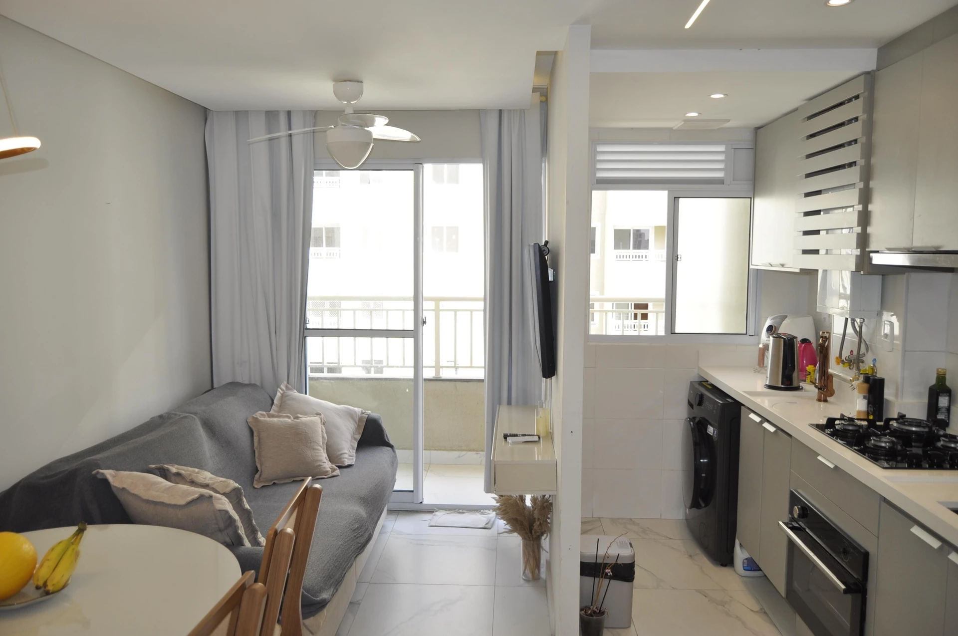 Furnished apartment, 37 m², with a mountain view — photo 3