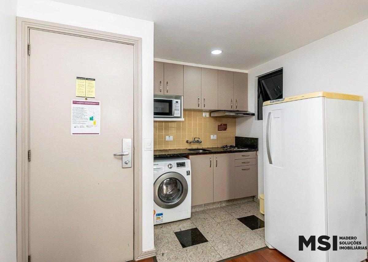 Apartamento mobiliado de 1 quarto com vista para a cidade — photo 2