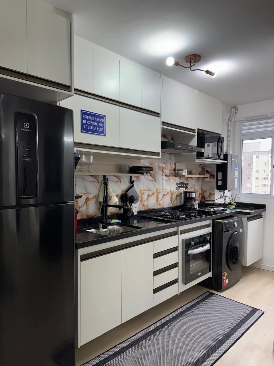 Furnished 2-bedroom apartment with 2 bathrooms — photo 25