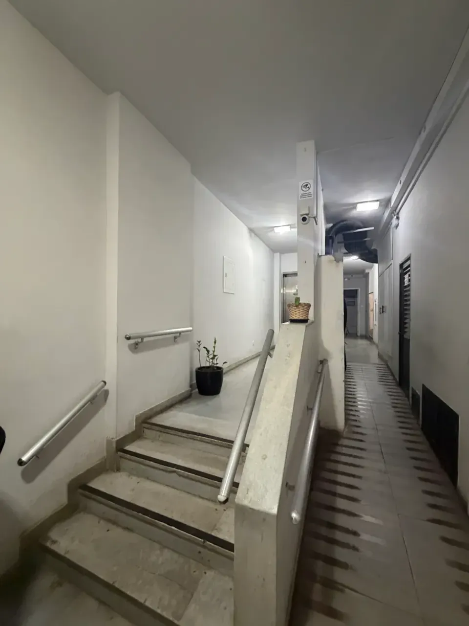 Furnished 1-bedroom apartment with 1 bathroom — photo 17