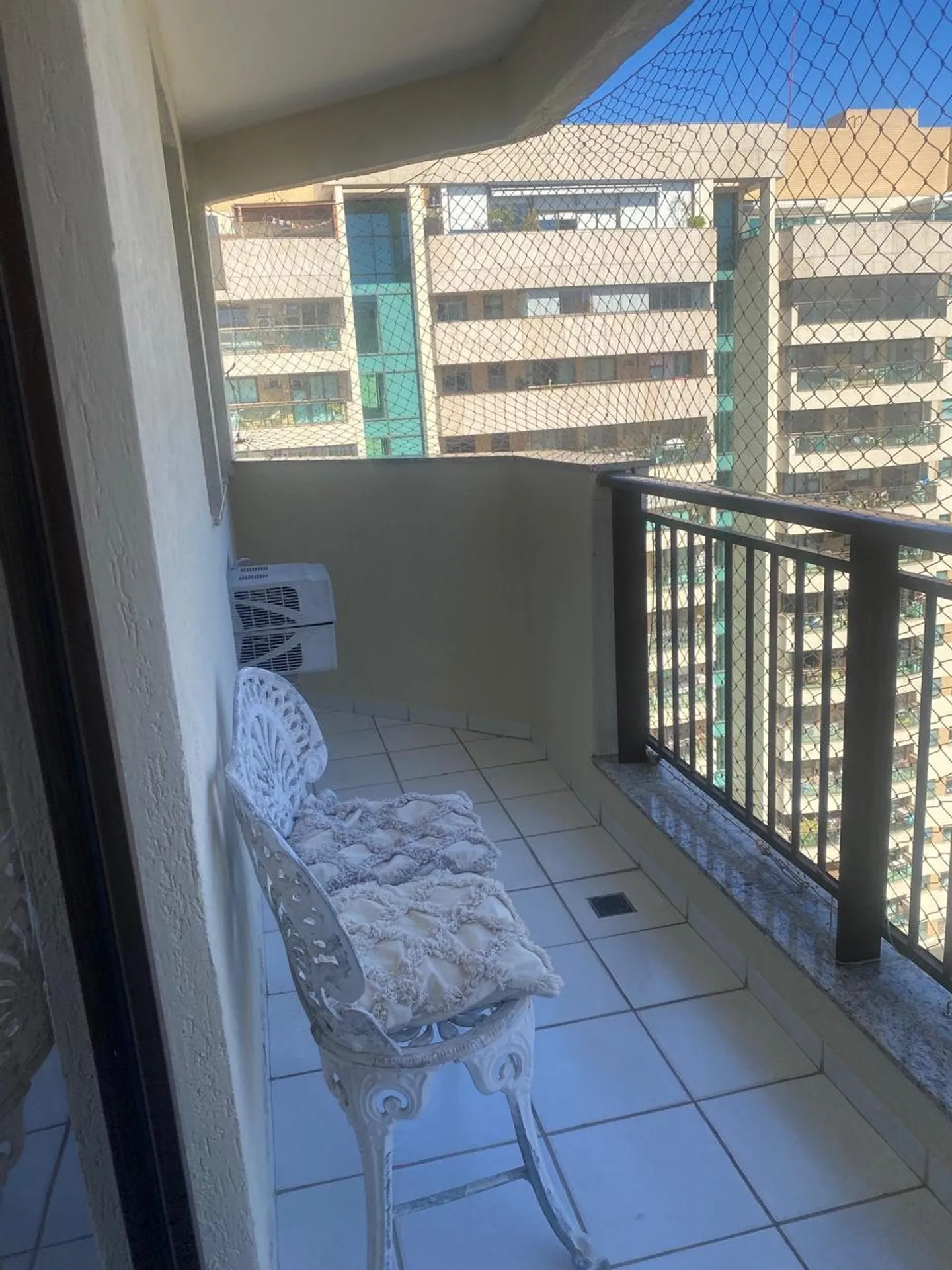 Furnished apartment with 3 bedrooms and 3 bathrooms — photo 56