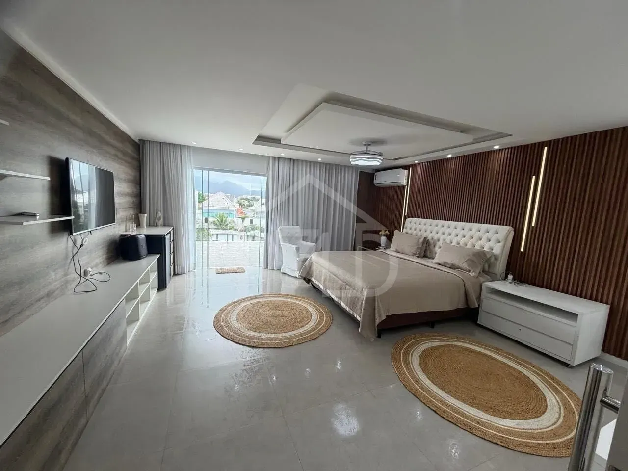 Unfurnished house with 4 bedrooms and 5 baths — photo 23