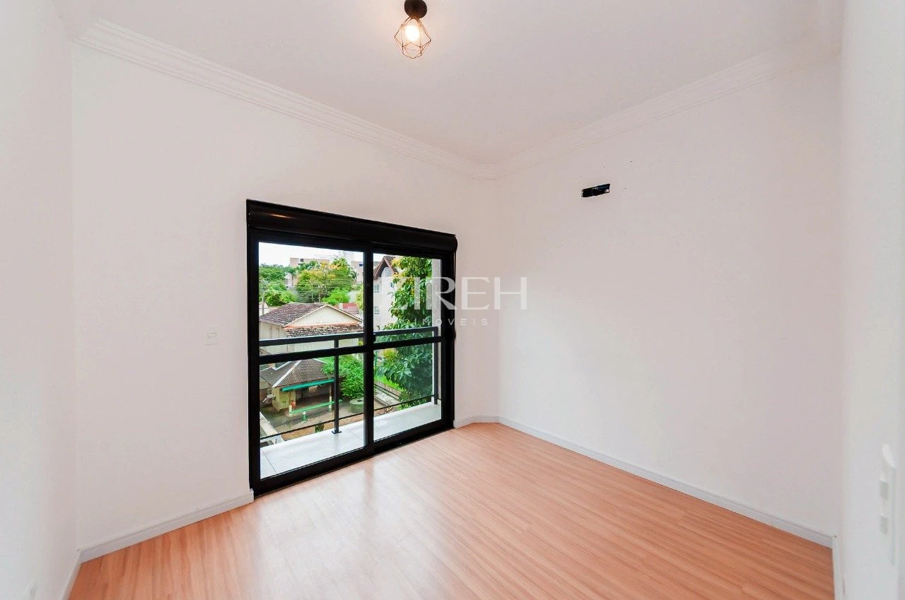 Condo house with 3 bedrooms and private garden