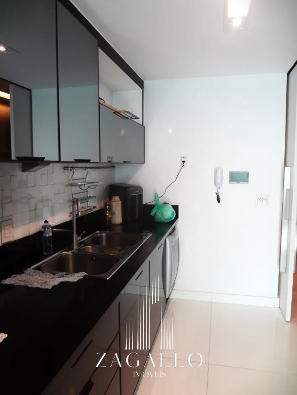 Furnished apartment with open-plan kitchen and 3 bedrooms — photo 11