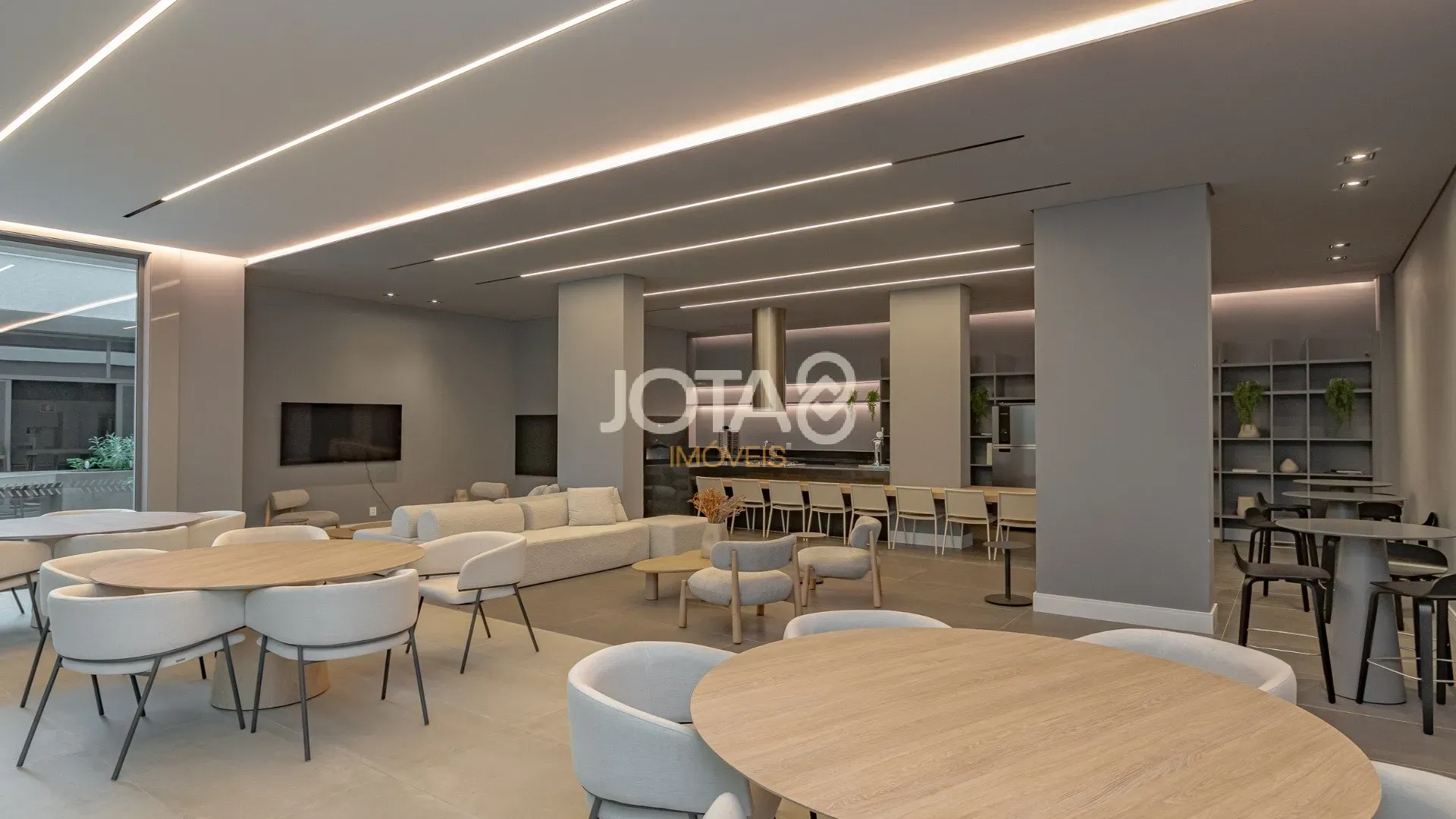 Квартира з 3 спальнями-сюїтами 193 м² і 4 паркомісця — photo 45