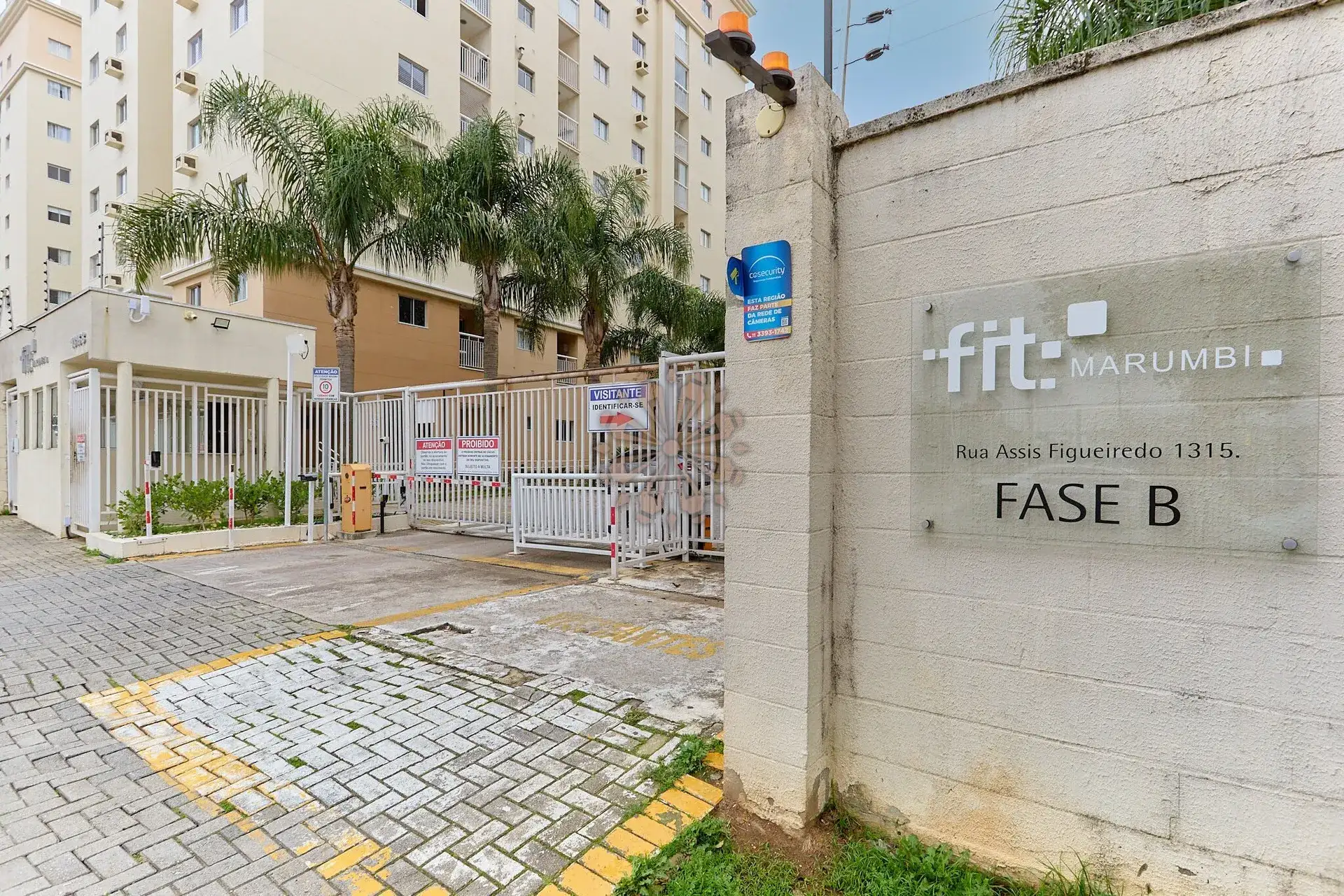 Furnished apartment, 68 m², with a glass-enclosed balcony — photo 42