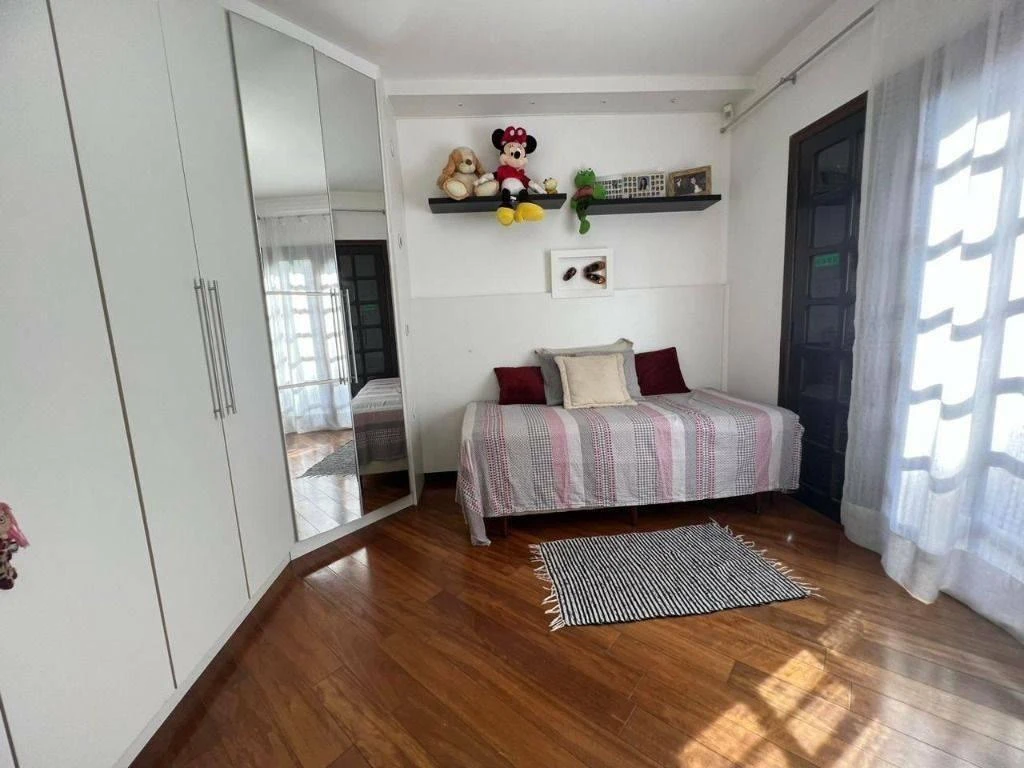 Дом 500 м² с грилем на балконе и садом — photo 38