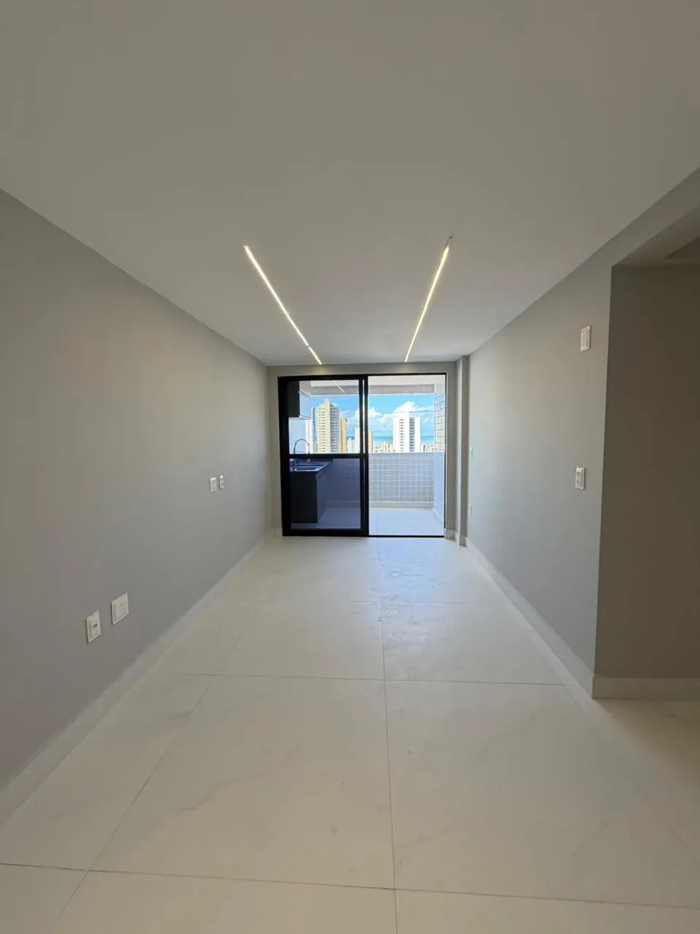3-bedroom apartment with a washing machine in João Pessoa