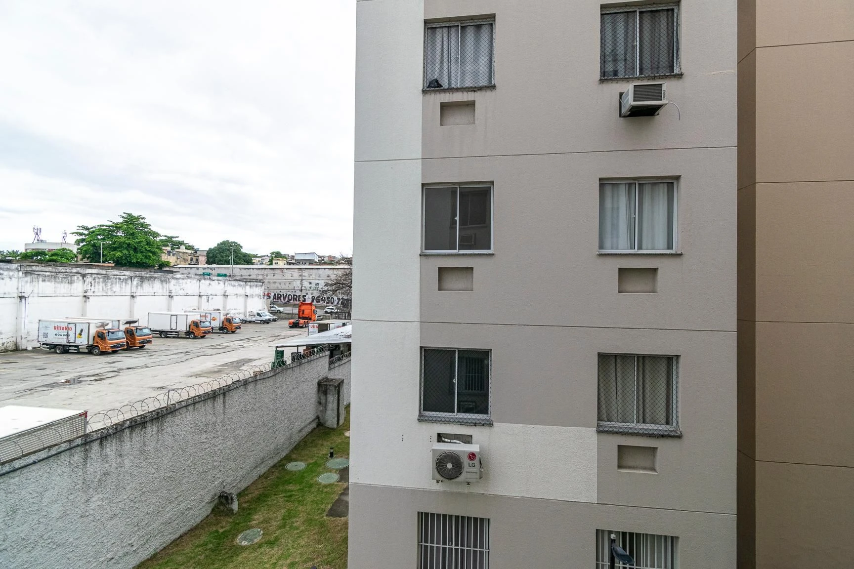 Квартира з 2 спальнями та робочим місцем — photo 18