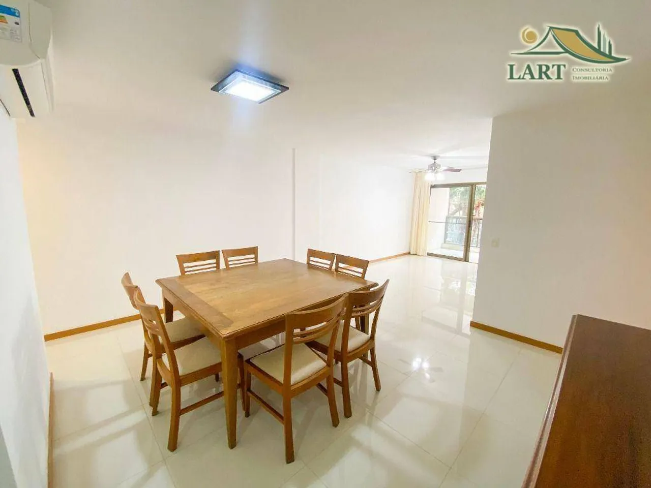 Apartamento sem mobília com 4 dormitórios e varanda — photo 9
