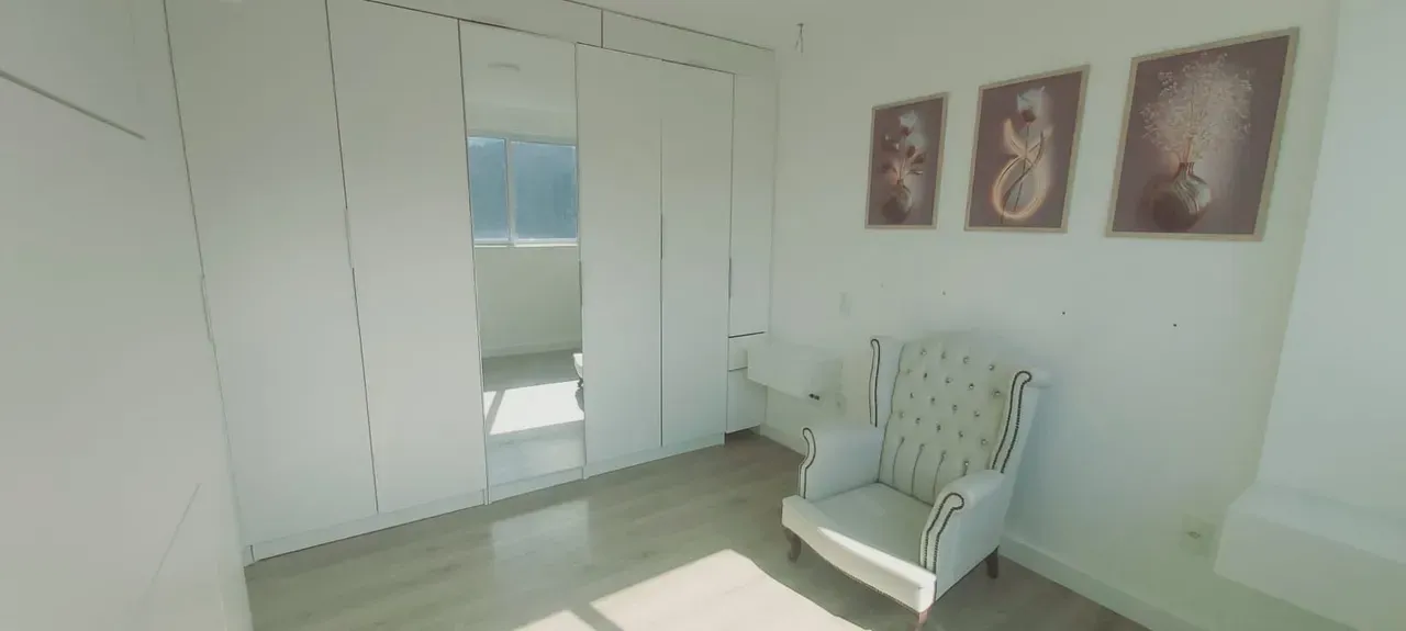Apartamento, 80 m², com janelas do piso ao teto — photo 3