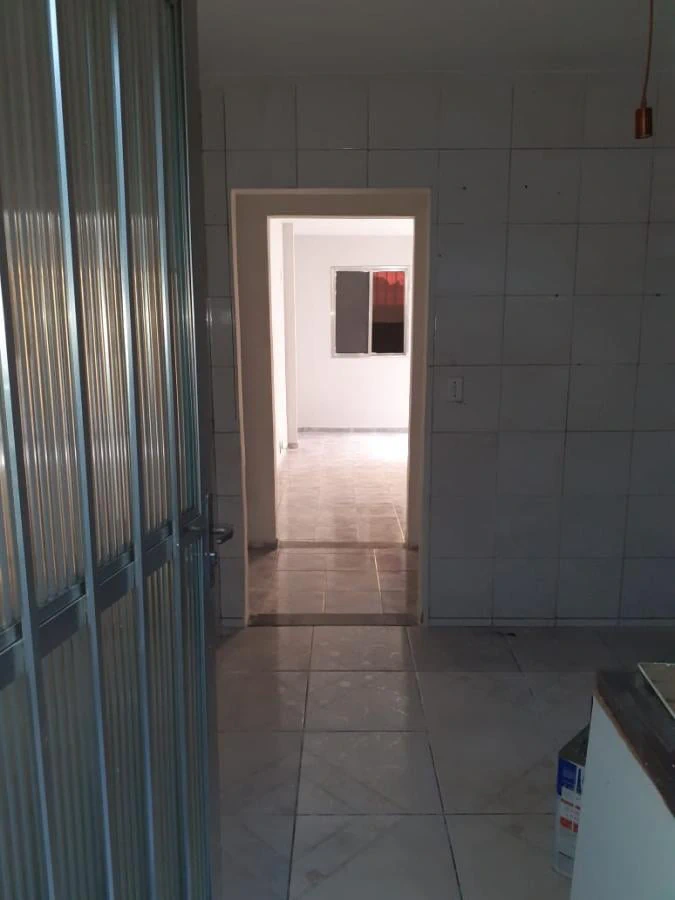 Casa com 2 quartos e tanque na área de serviço — photo 11