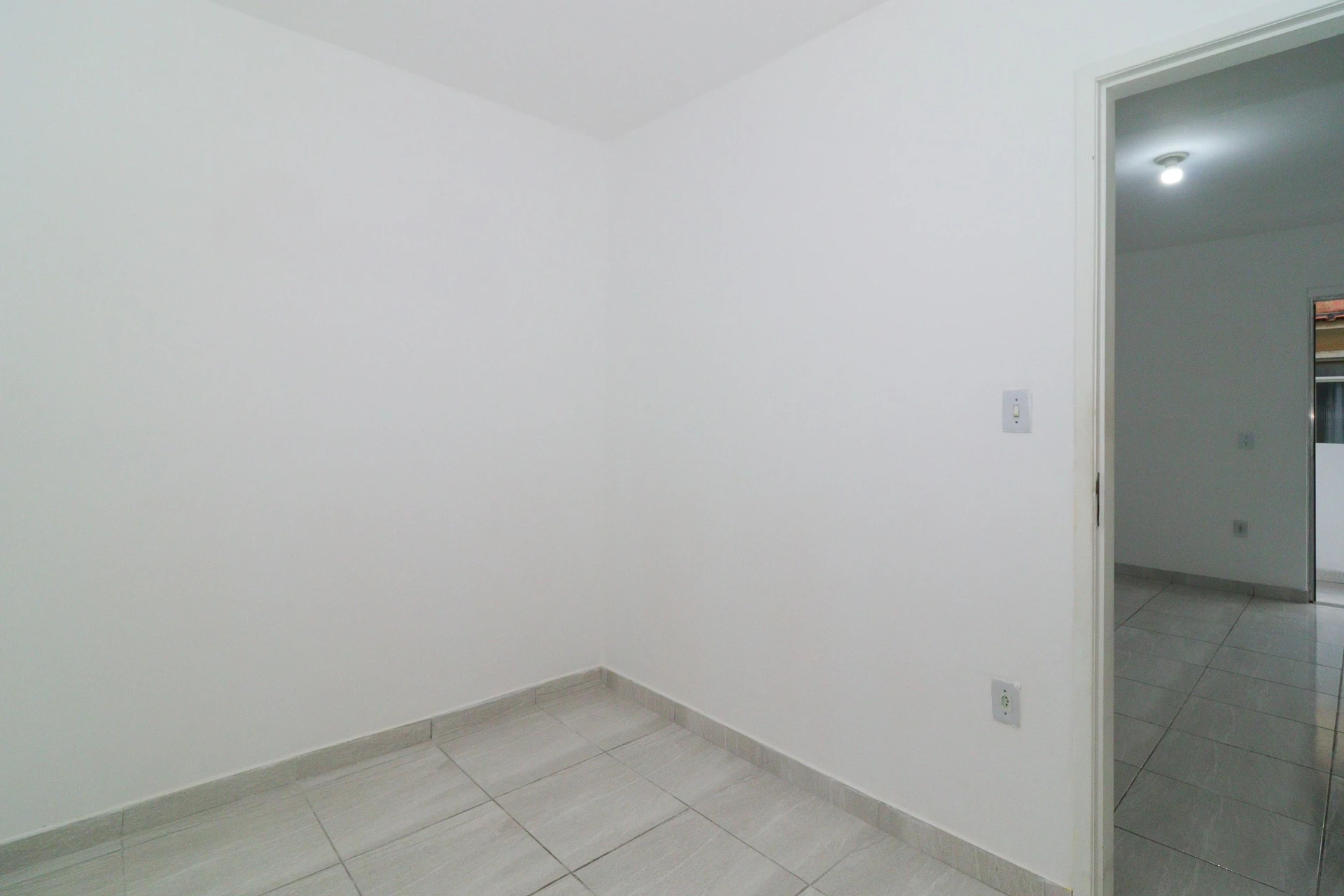 2-bedroom rental apartment with 1 bathroom and balcony — photo 10