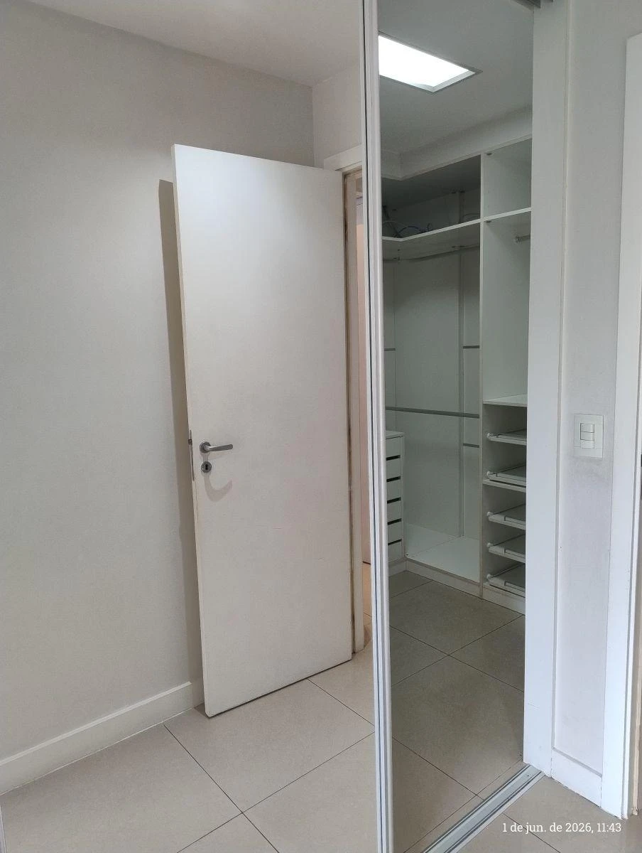234 m² unfurnished apartment with 4 en-suite bedrooms — photo 40