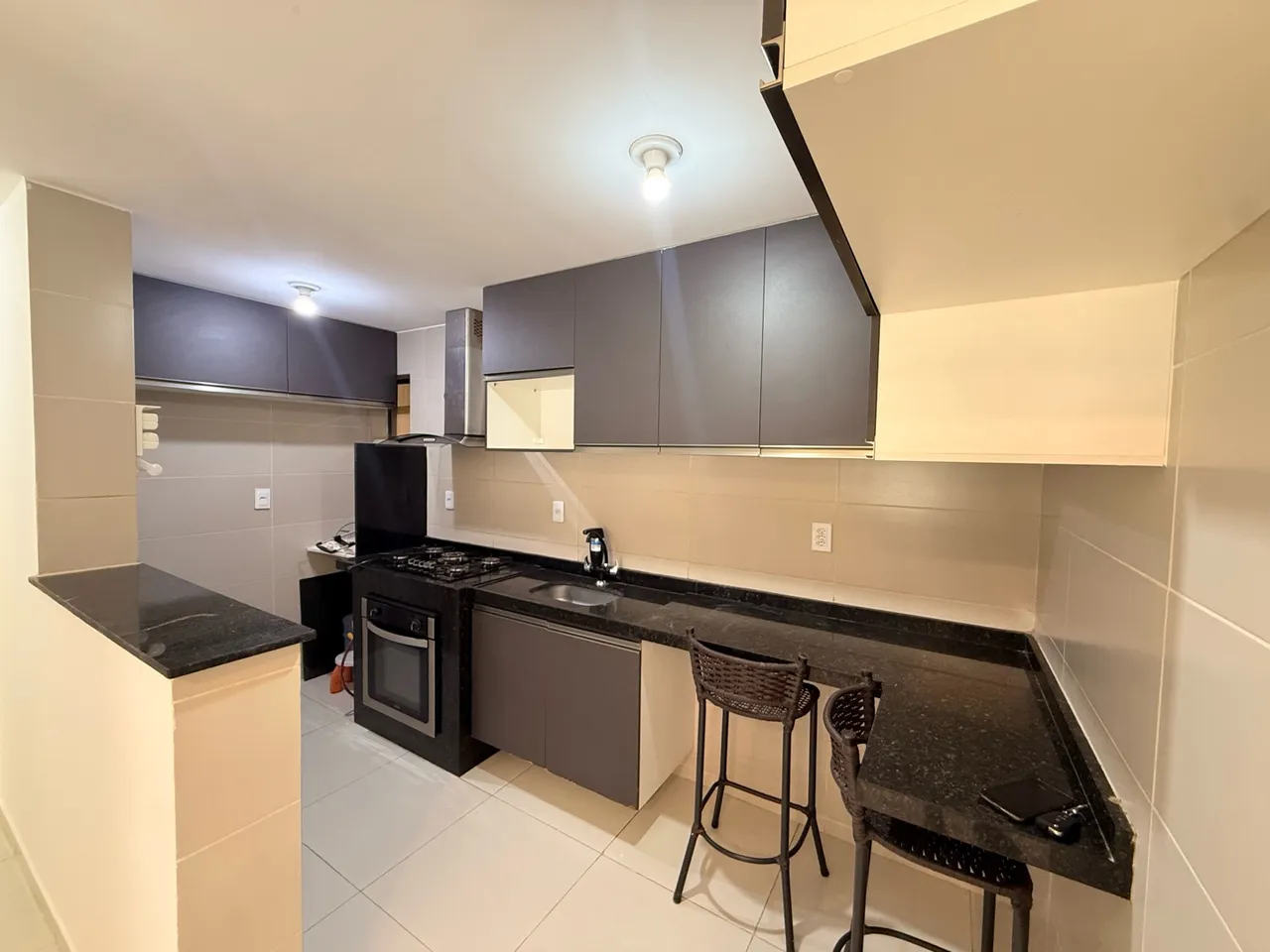 Apartamento de 2 quartos em condomínio com academia