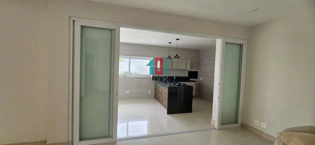 House with 4 bedrooms, 3 en-suites, 11 bathrooms and 2 parking — photo 11