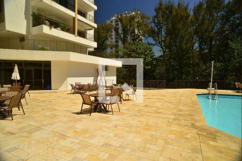 Furnished apartment with balcony and 2 en-suite bedrooms — photo 34