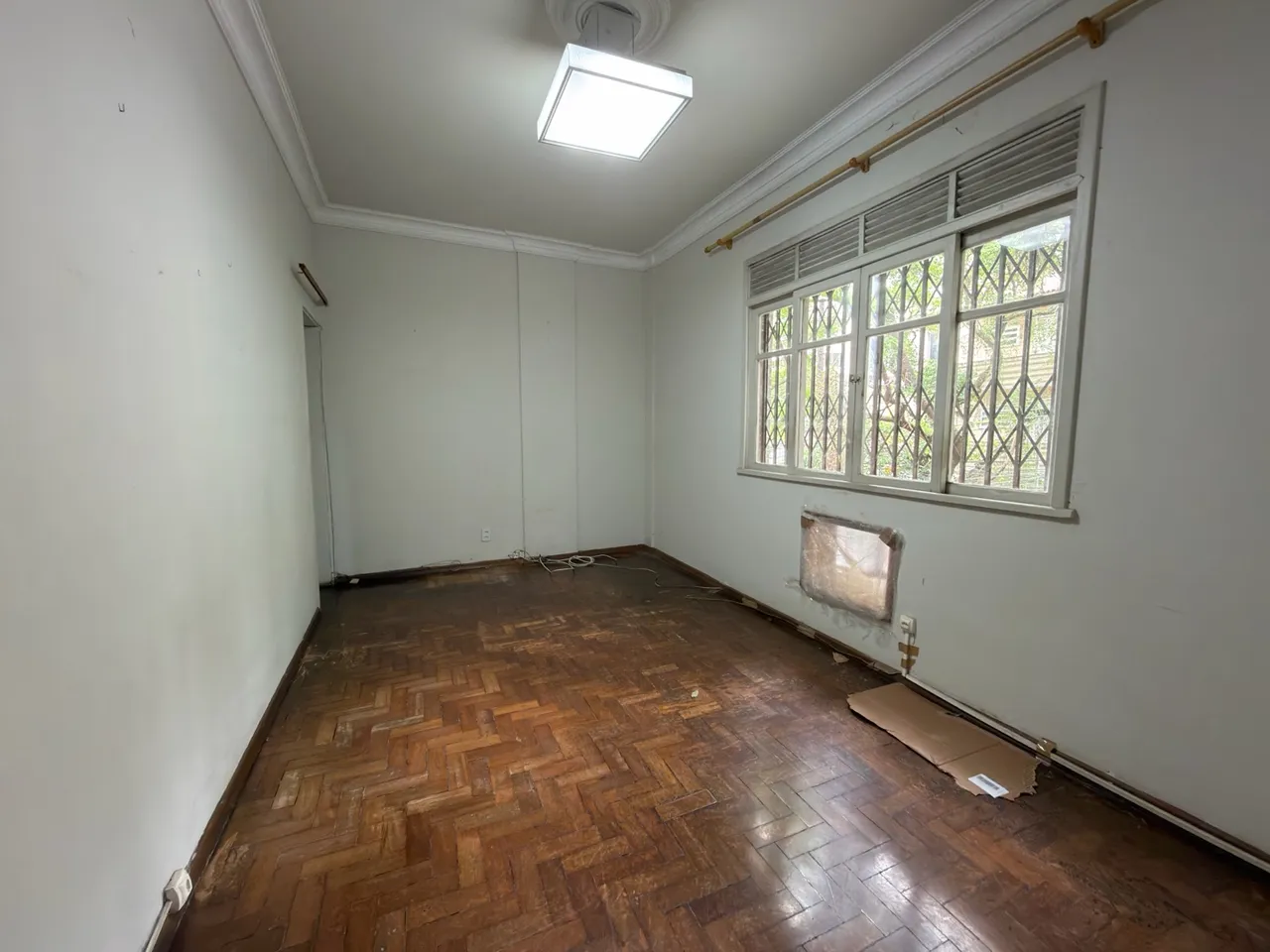 Apartment, 81 m², with wood or laminate floors — photo 18