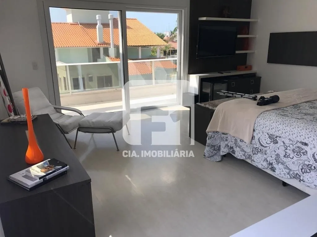 Furnished 9-suite house with open-plan kitchen — photo 43
