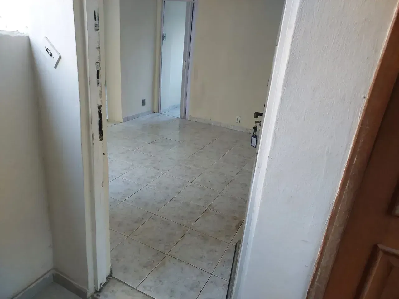 Unfurnished 2-bedroom apartment without parking