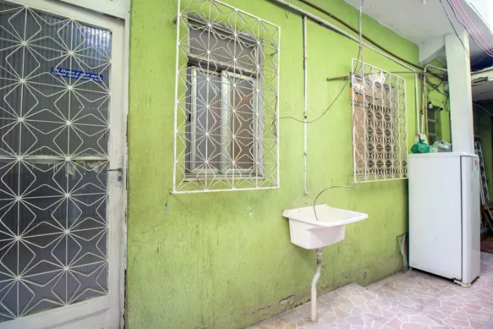 House with 1 bedroom and a separate kitchen — photo 16
