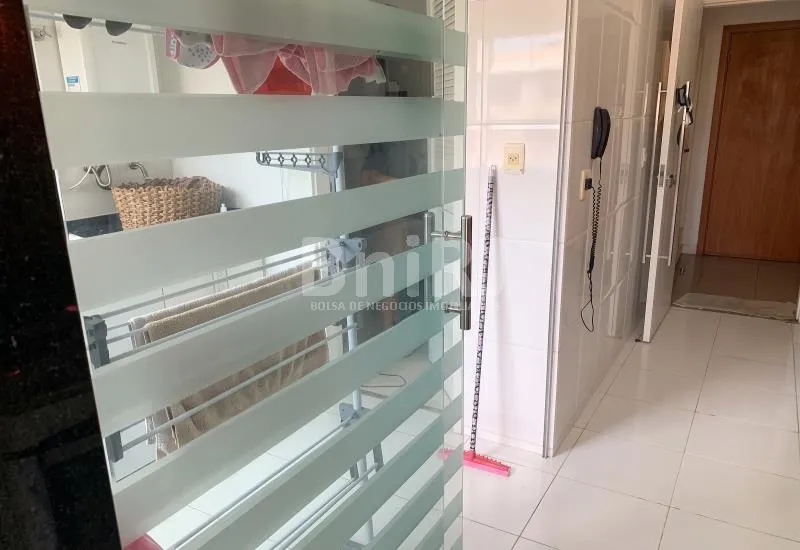 Furnished apartment, 127 m², with a glass-enclosed balcony — photo 16