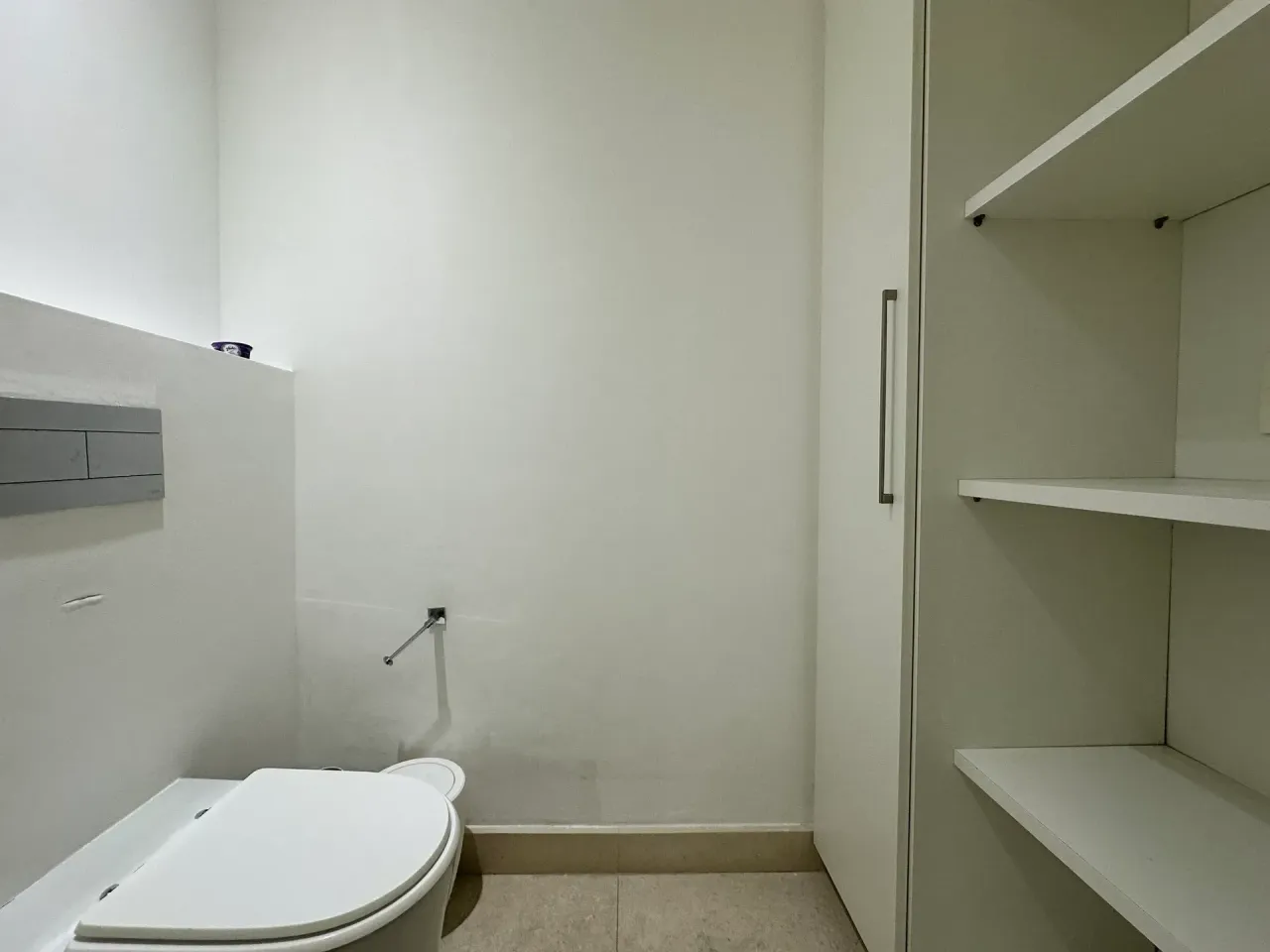 Furnished 1-bedroom apartment with 2 bathrooms and 2 parking — photo 17
