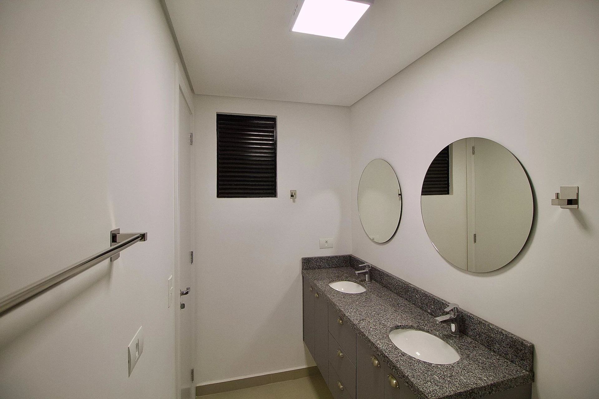 3-bedroom apartment with a dishwasher in Curitiba — photo 22