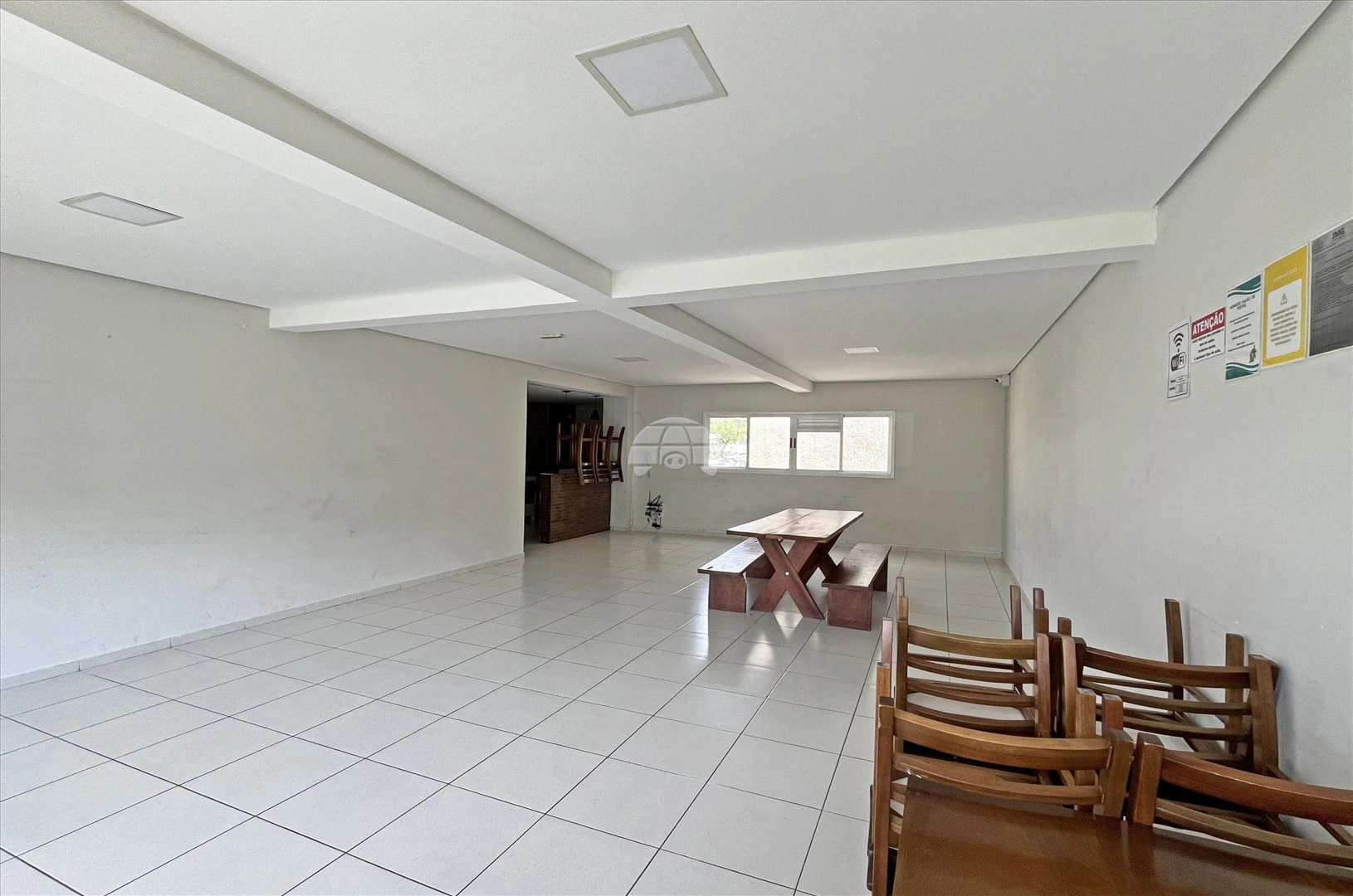 Balcony with a grill in a 2-bedroom apartment, 47 m² — photo 21