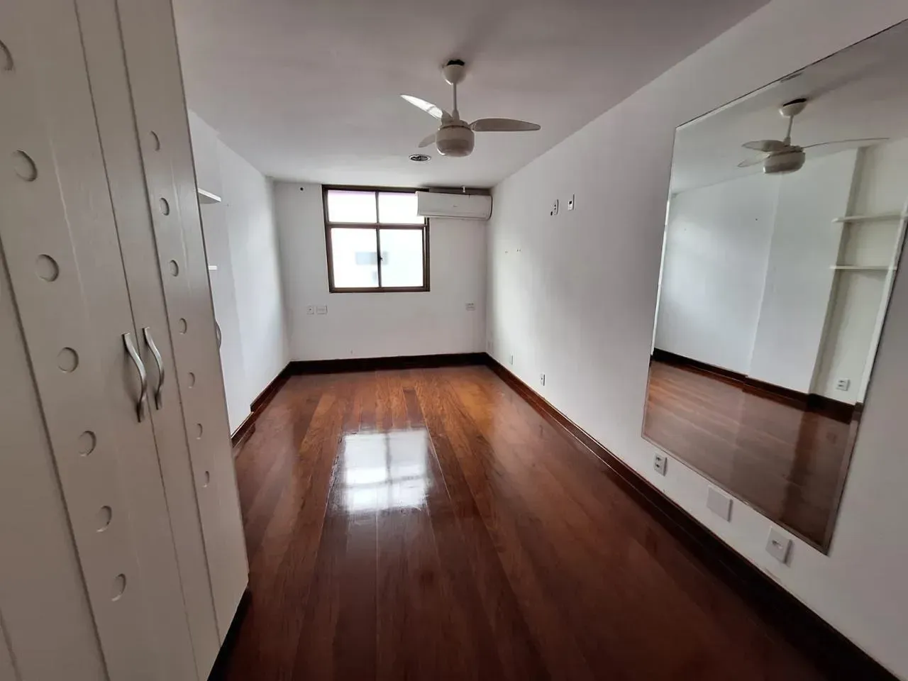 Apartamento sem mobília com 3 quartos e varanda — photo 13