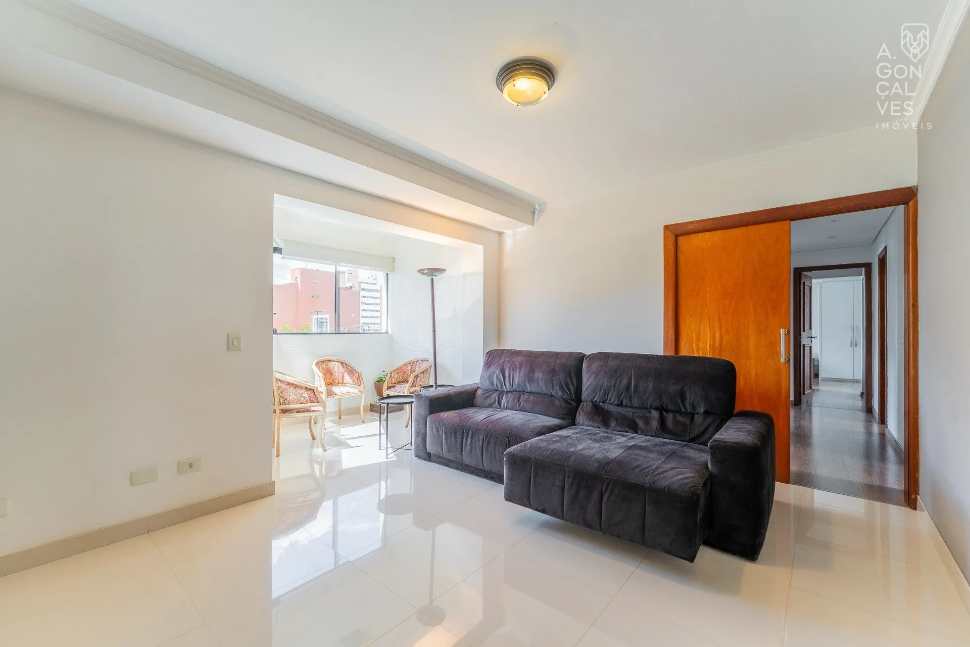 Furnished 219 m² apartment with 4 bedrooms and 2 parking spots — photo 19