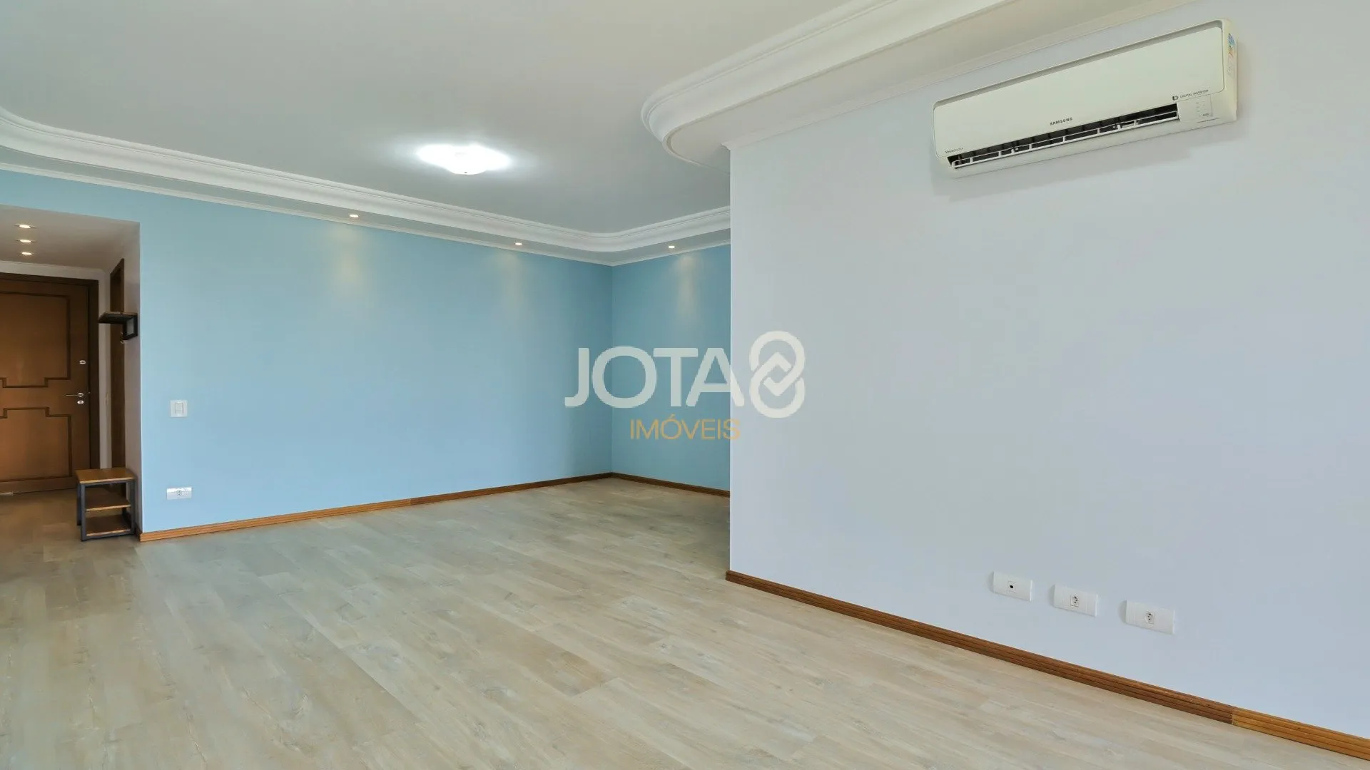 112 m² apartment with 3 bedrooms and a balcony — photo 3