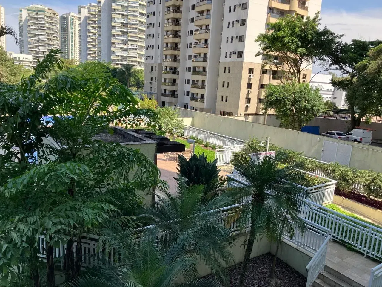 Apartamento com 2 quartos e cozinha separada com fogão — photo 4