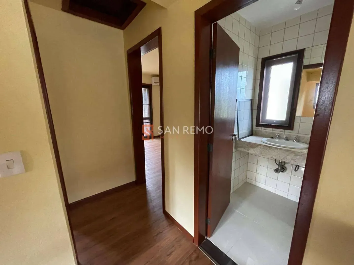 House with 4 bedrooms and 1 en-suite, 600 m² — photo 23