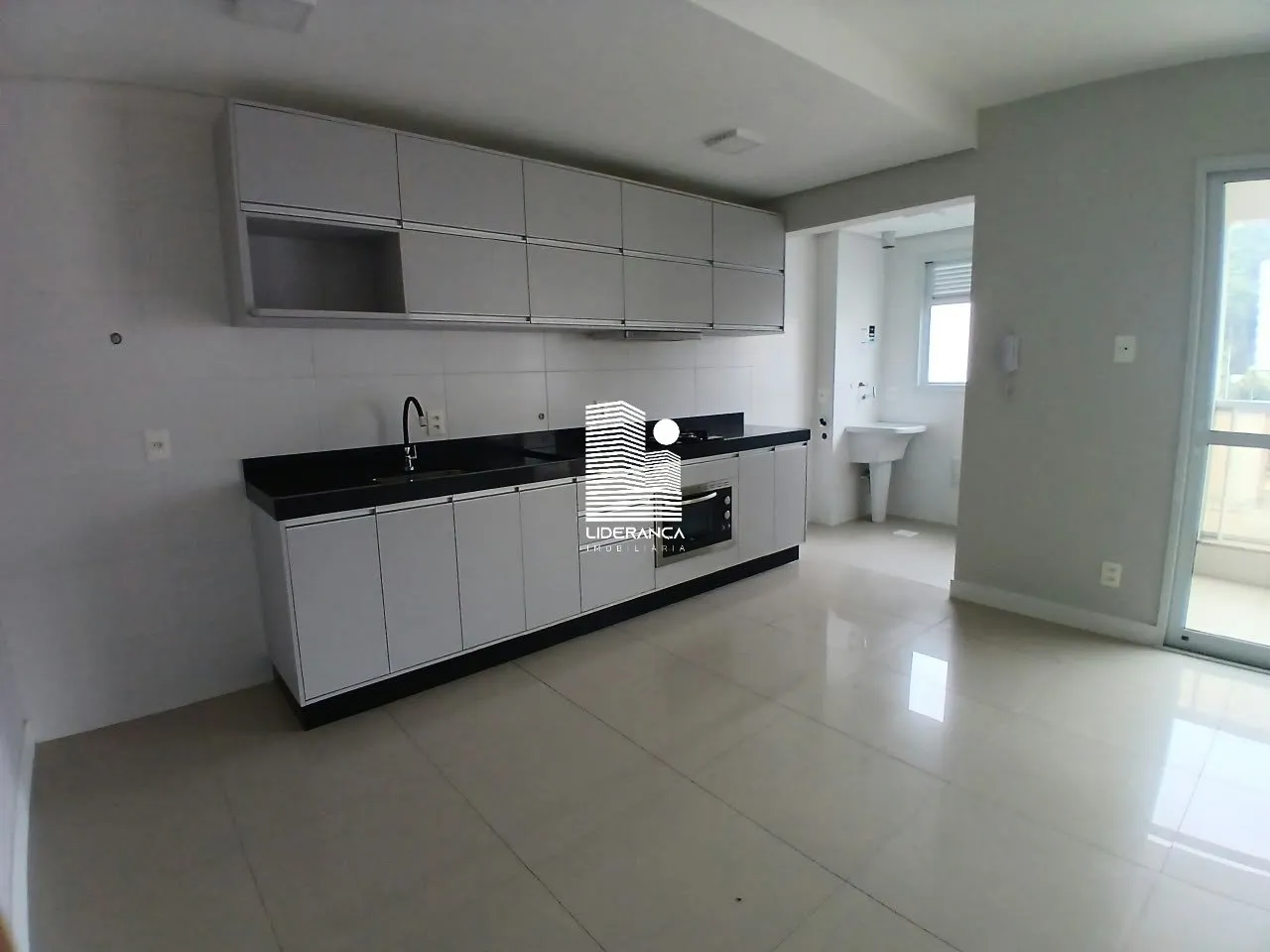 Mountain view in a 2-bedroom apartment, 79 m² — photo 10