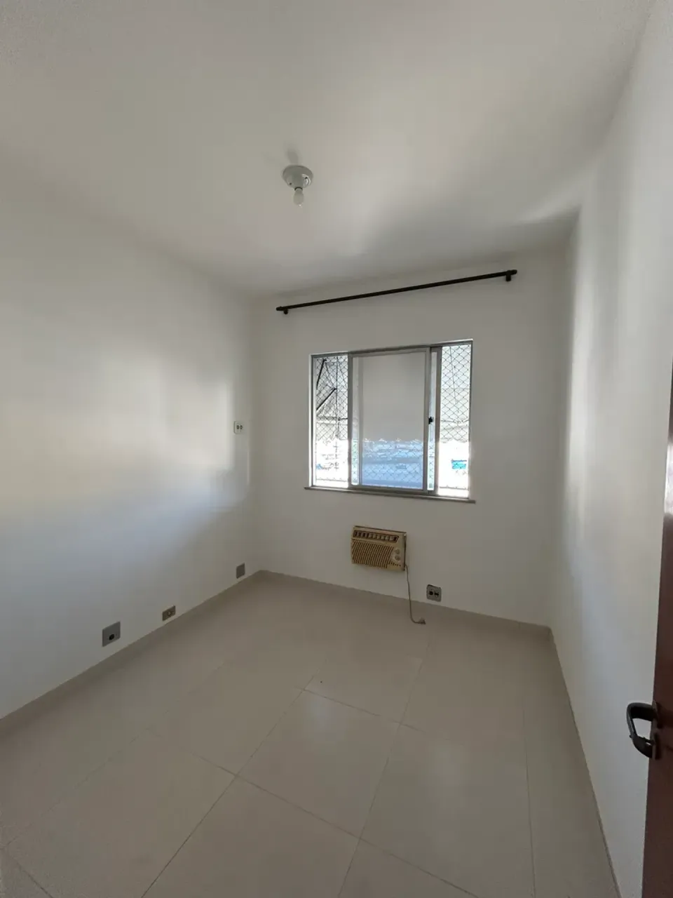 2-bedroom apartment with tile flooring — photo 7