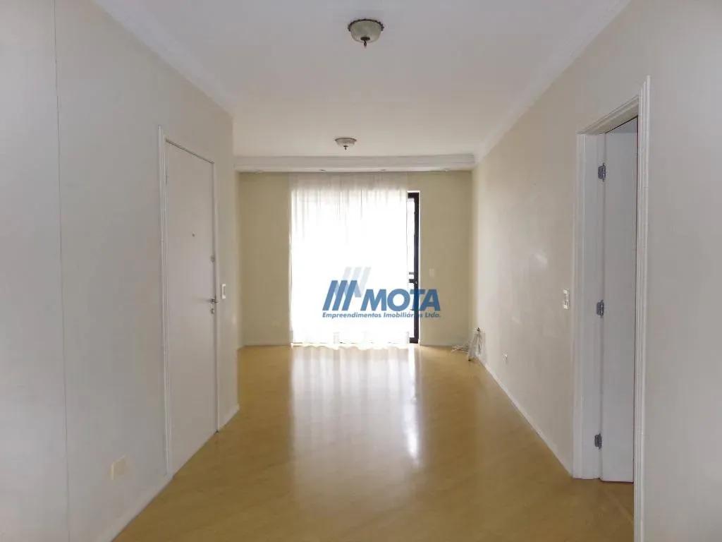 3-bedroom apartment with a bathtub — photo 23