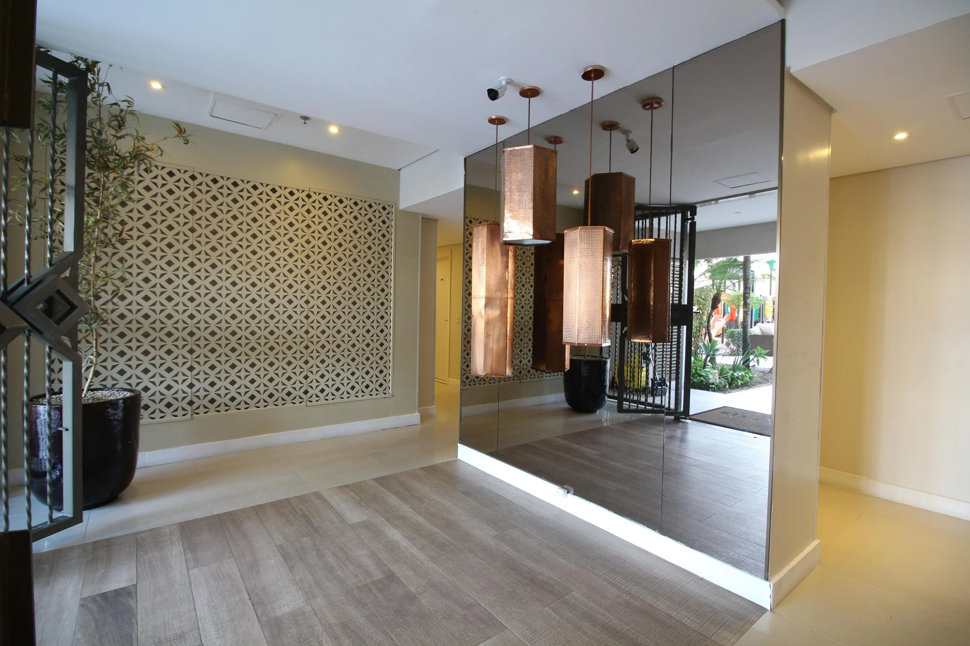 Walk-in closet in a 3-bedroom apartment, 120 m² — photo 39