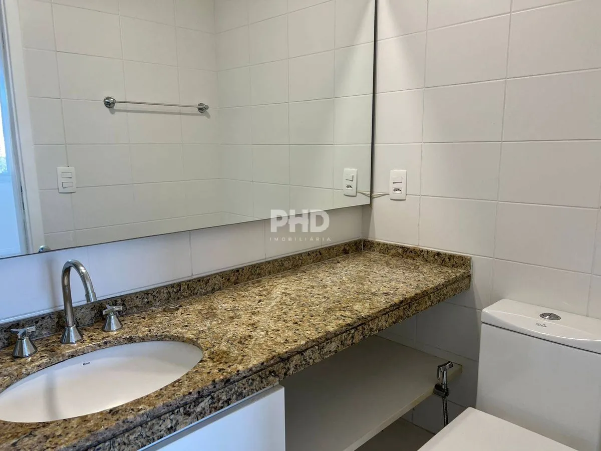 2-bedroom apartment with 1 en-suite bathroom and balcony — photo 23
