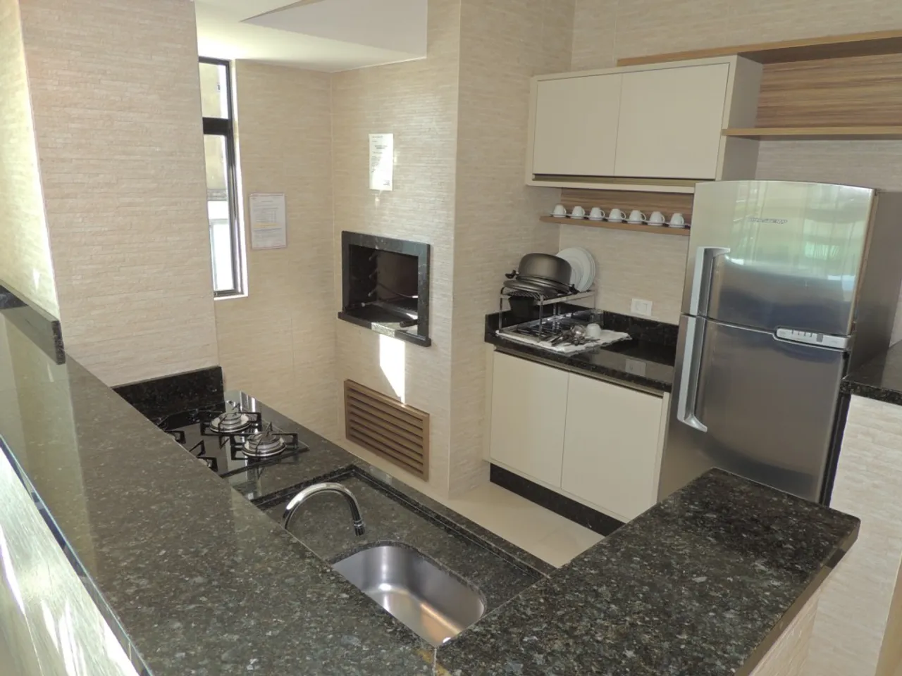 Apartamento mobiliado 1 quarto com cozinha americana e 2 vagas — photo 6