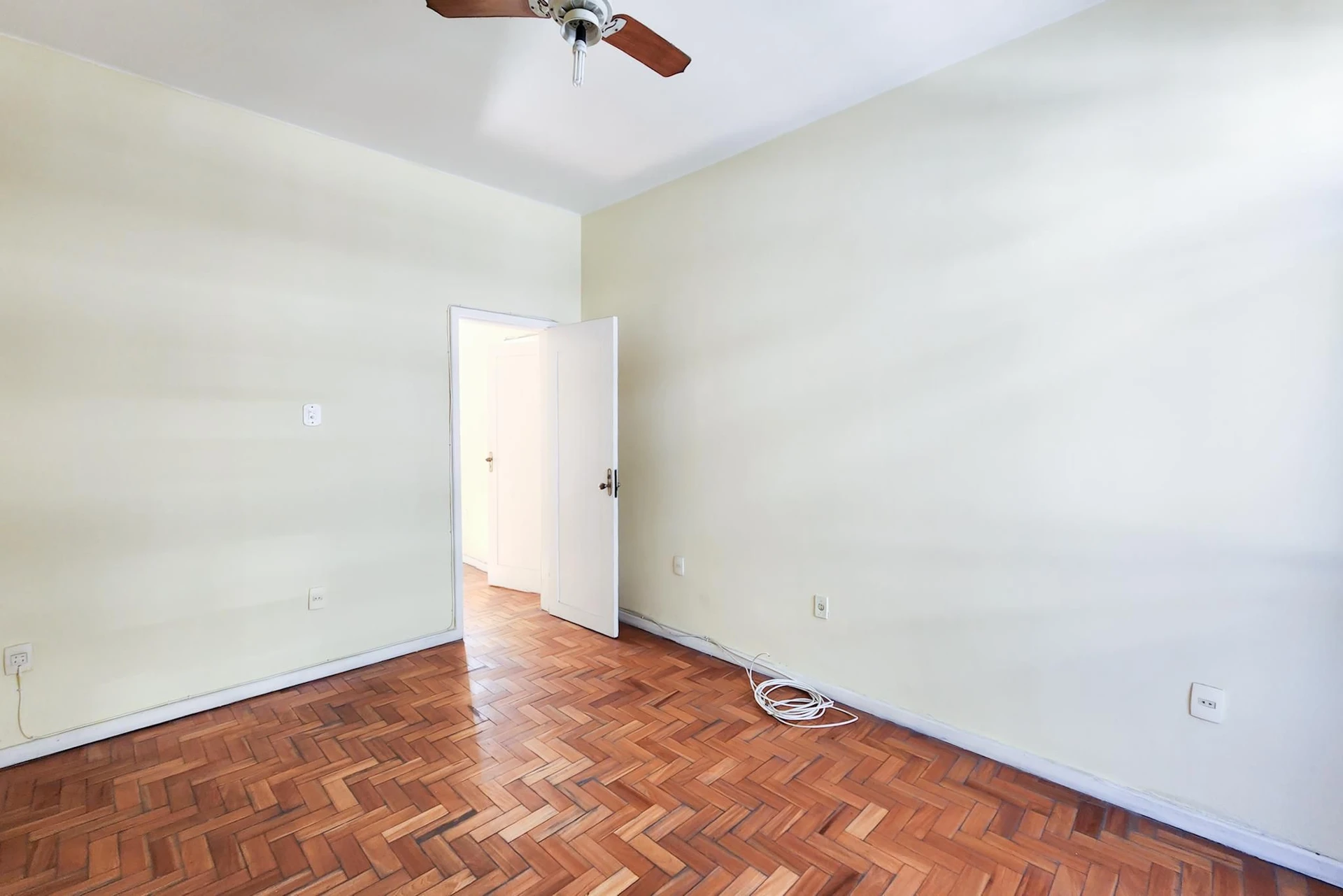 Apartment with balcony, 2 bedrooms and 2 bathrooms — photo 19