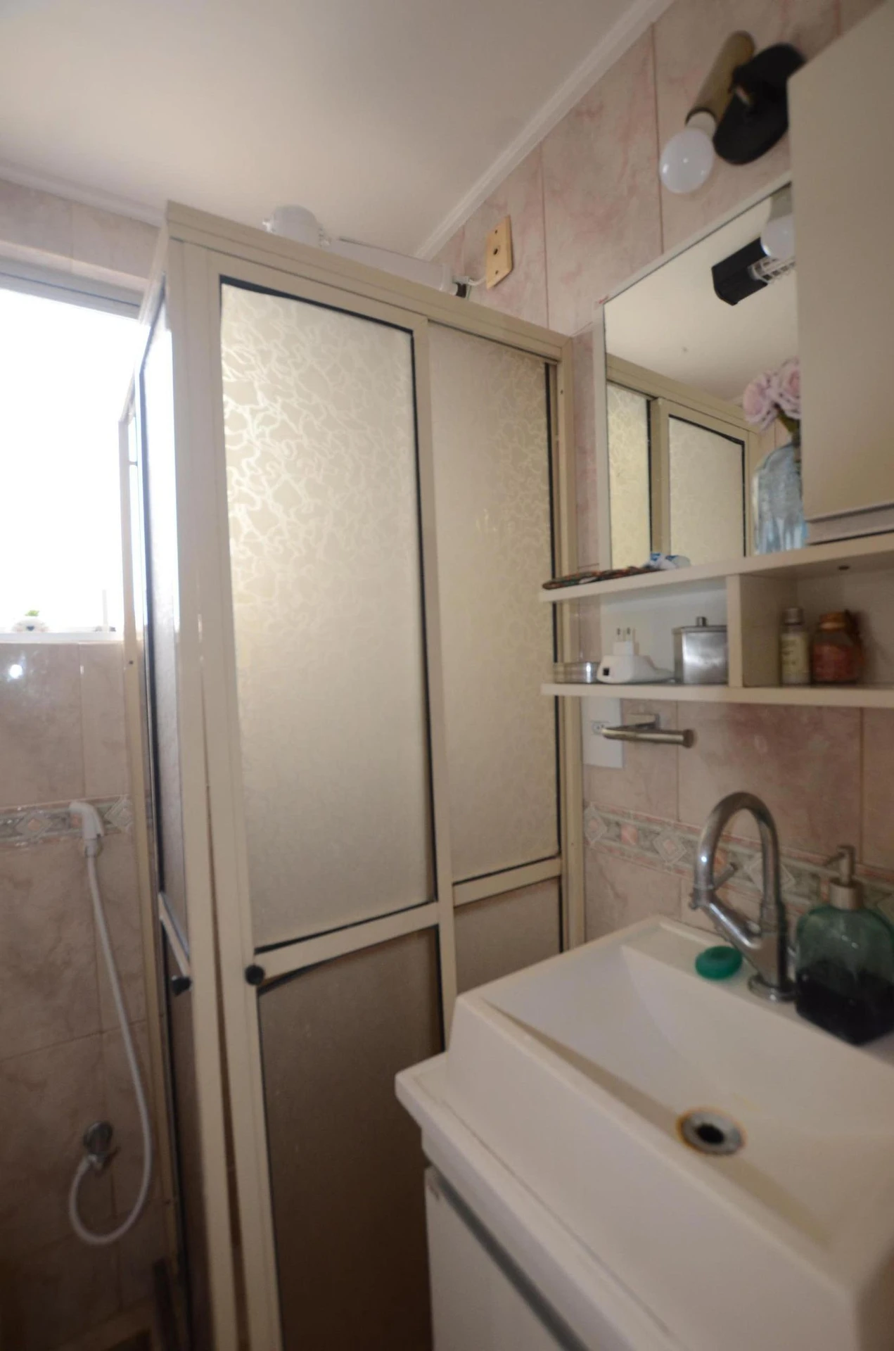 Furnished apartment, 126 m², with a grill on the balcony — photo 44