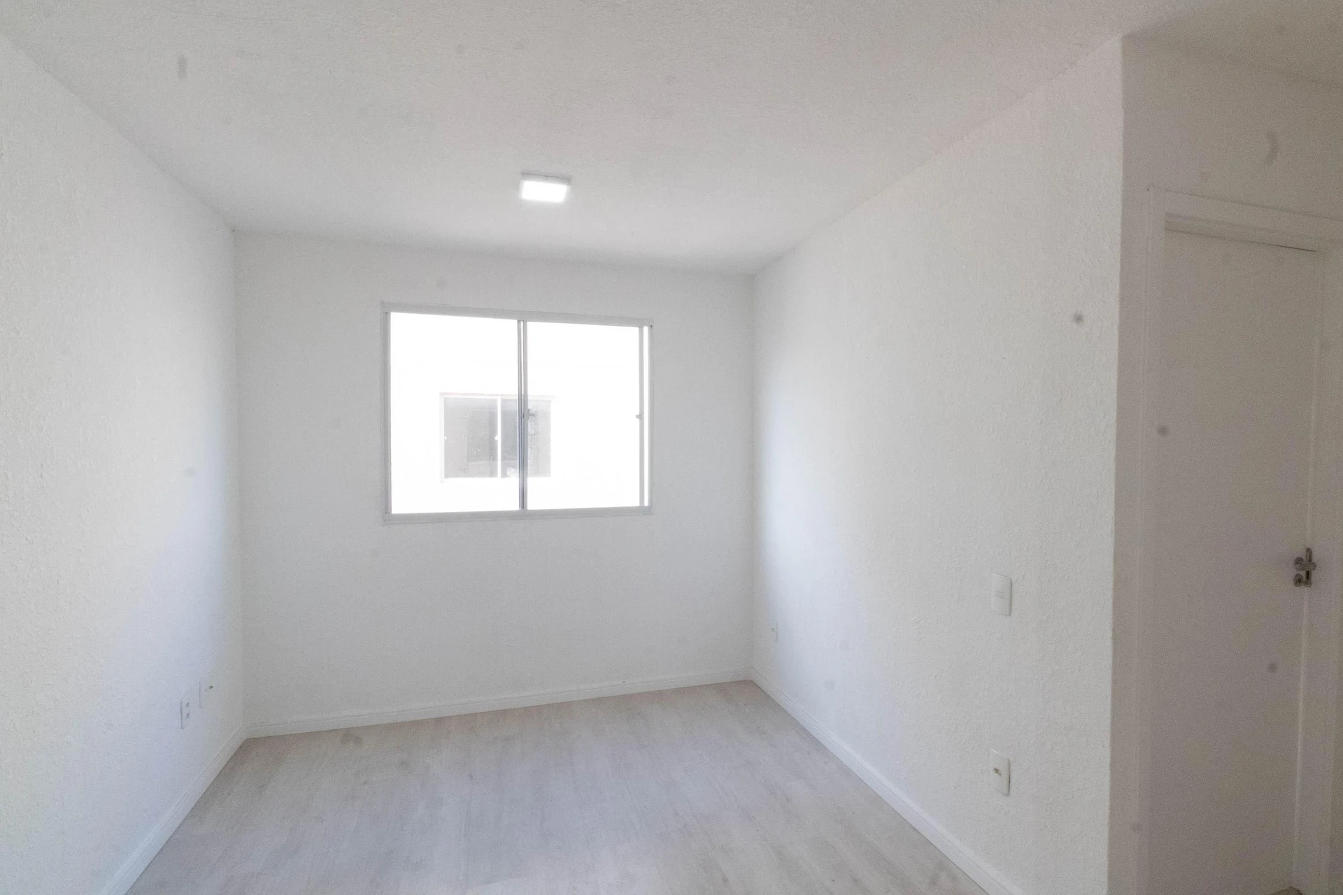 Unfurnished rental apartment with 2 bedrooms and 1 parking spot — photo 7