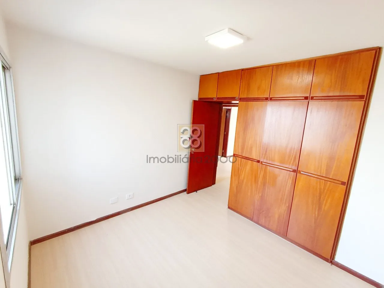 Unfurnished 3-bedroom apartment with floor-to-ceiling windows — photo 8