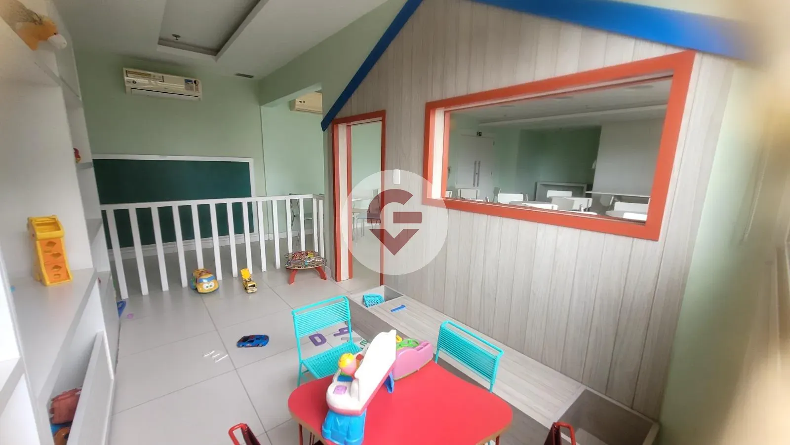Departamento de 1 dormitorio con balcón cerrado con vidrio — photo 37