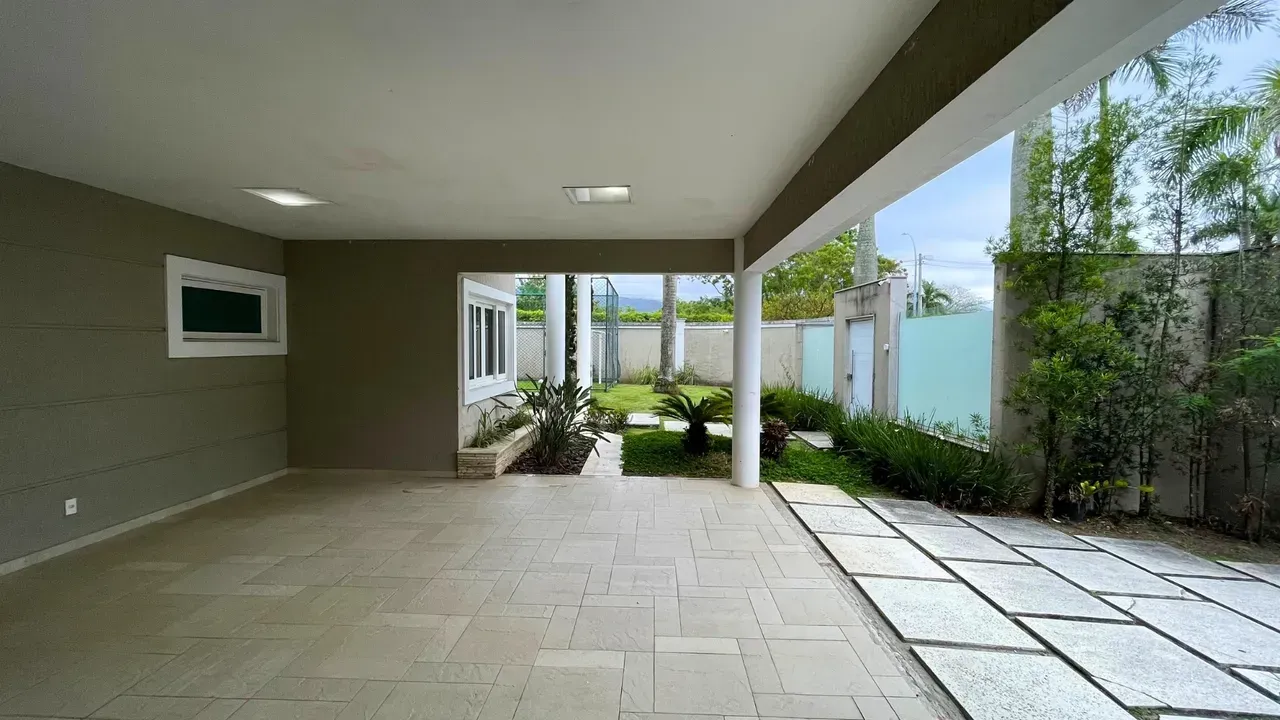 Furnished house with 4 bedrooms and an open-plan kitchen — photo 48