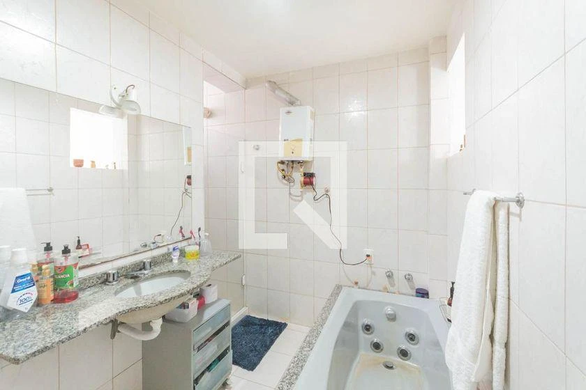 Casa para alugar com 4 quartos e 230 m², 3 banheiros — photo 37