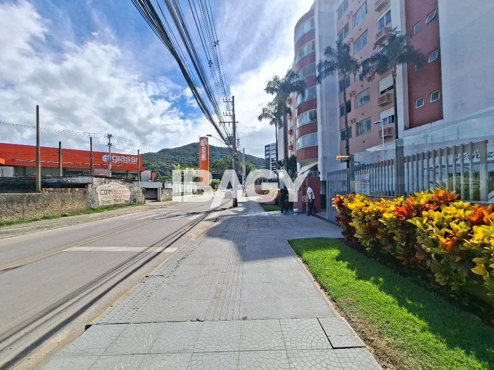 90 m² apartment with 2 bedrooms and 1 parking space — photo 43