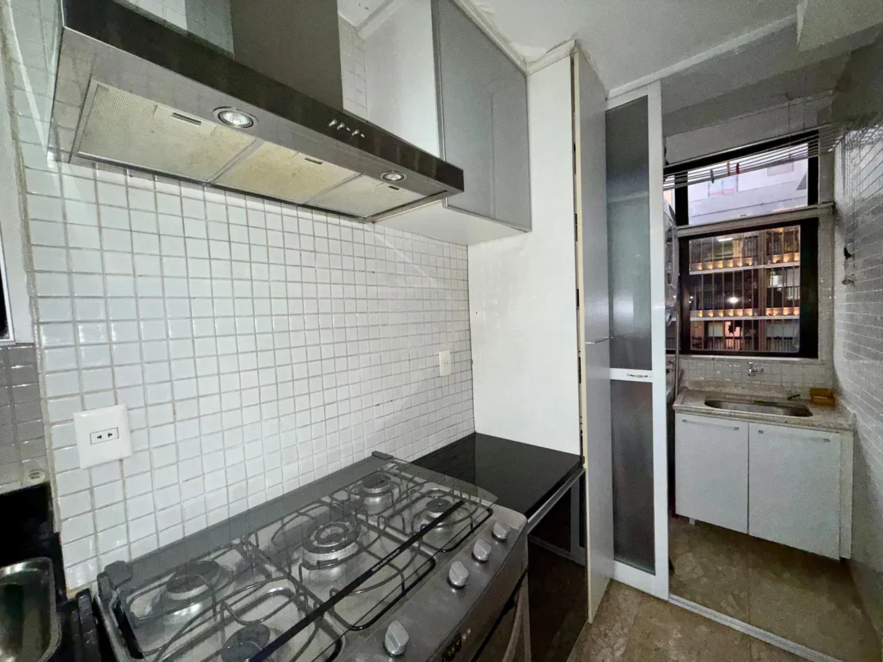 Furnished 96 m² apartment with 2 bedrooms and 3 bathrooms — photo 4