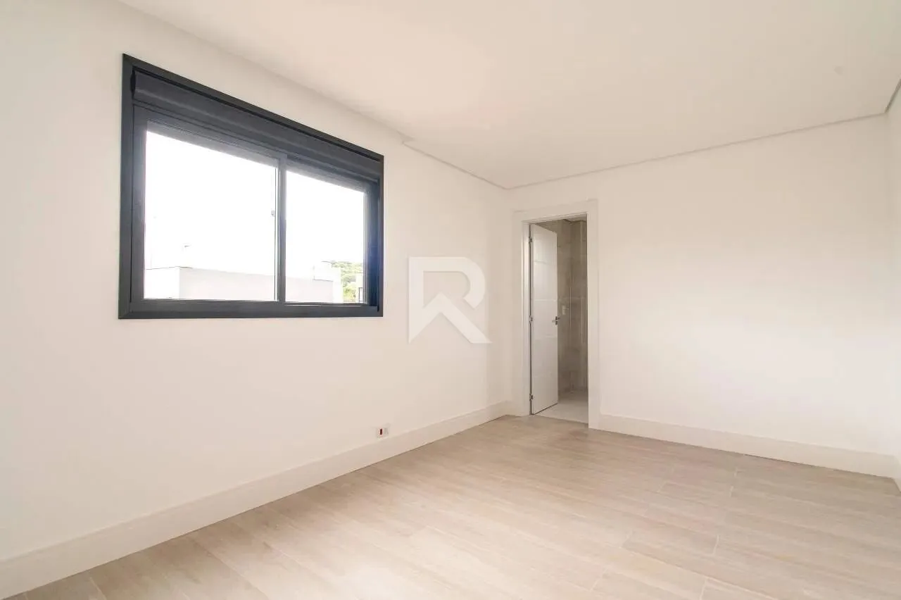 Two-level house with 3 en-suite bedrooms and 2 spots — photo 16